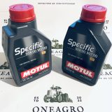 Олива двигуна Motul